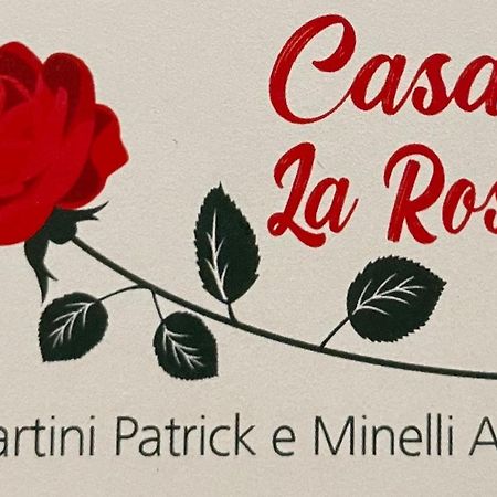 グッビオCasa La Rosaアパートメント エクステリア 写真