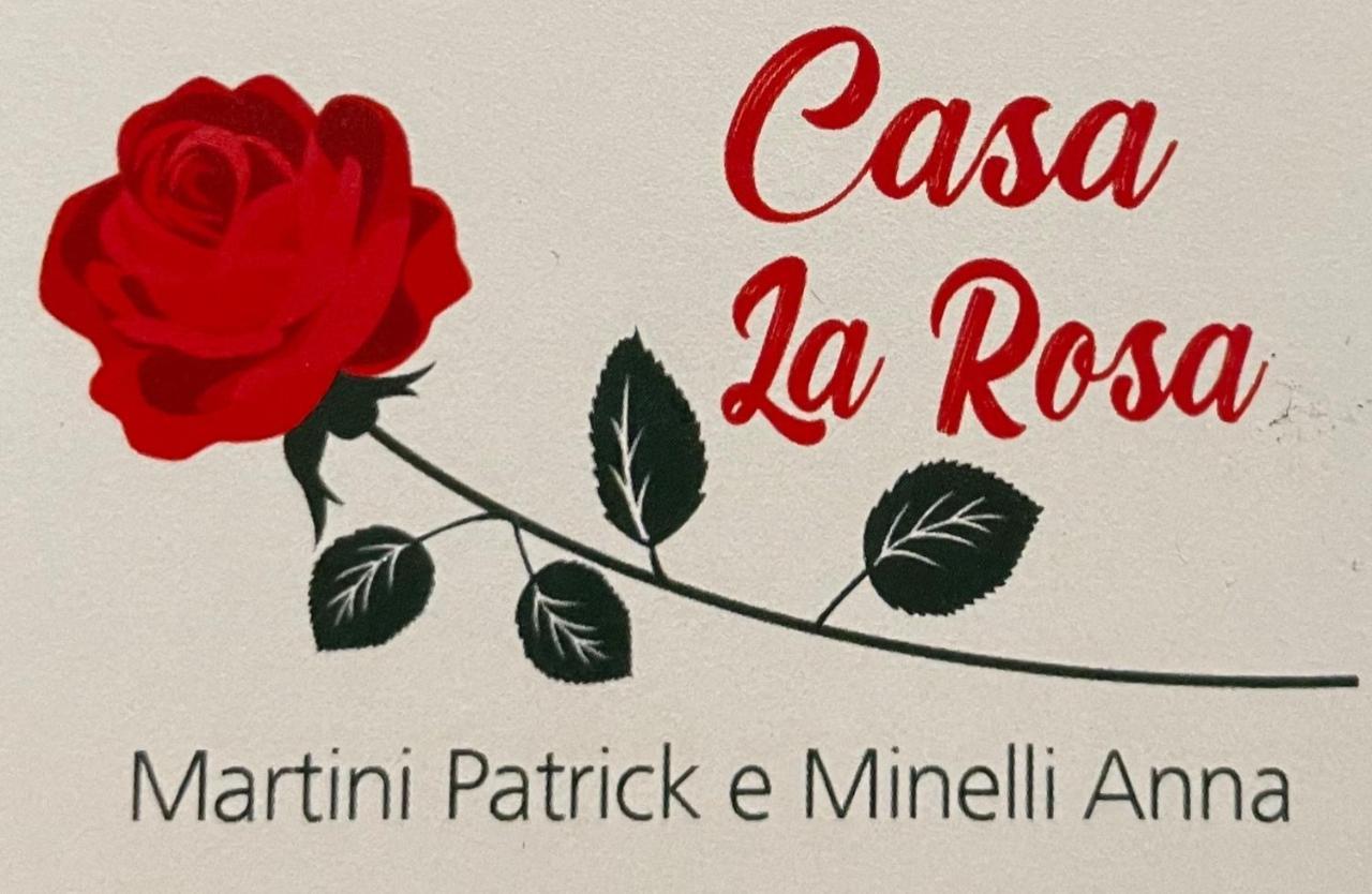 グッビオCasa La Rosaアパートメント エクステリア 写真